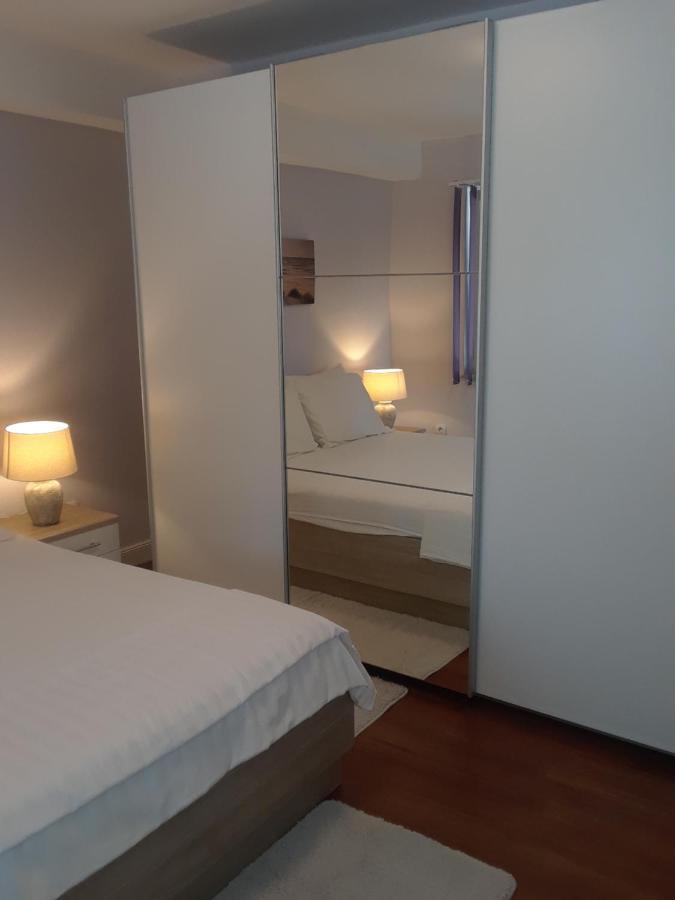 New Kosljun Apartment Short Walk To Beach Екстер'єр фото